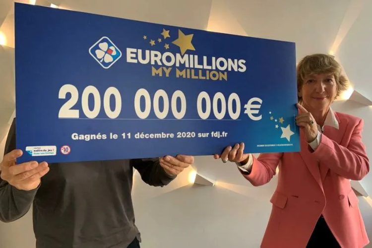 Anonymous lottery winner receives check for 200 million