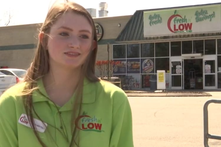 Teen Pays For Senior Grocery Bill
